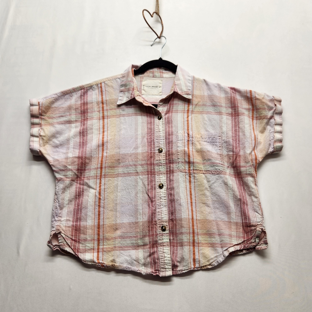 ⭐ Lucky Short-Sleeve Plaid Button-Up Shirt – Size XS | Relaxed & Casual